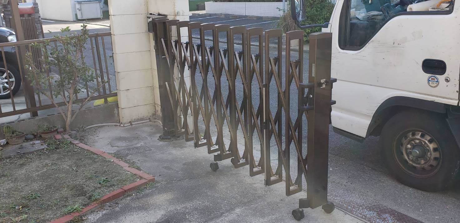 カーテンゲート取替工事 | 名古屋市名東区のエクステリア工事ならイズ美