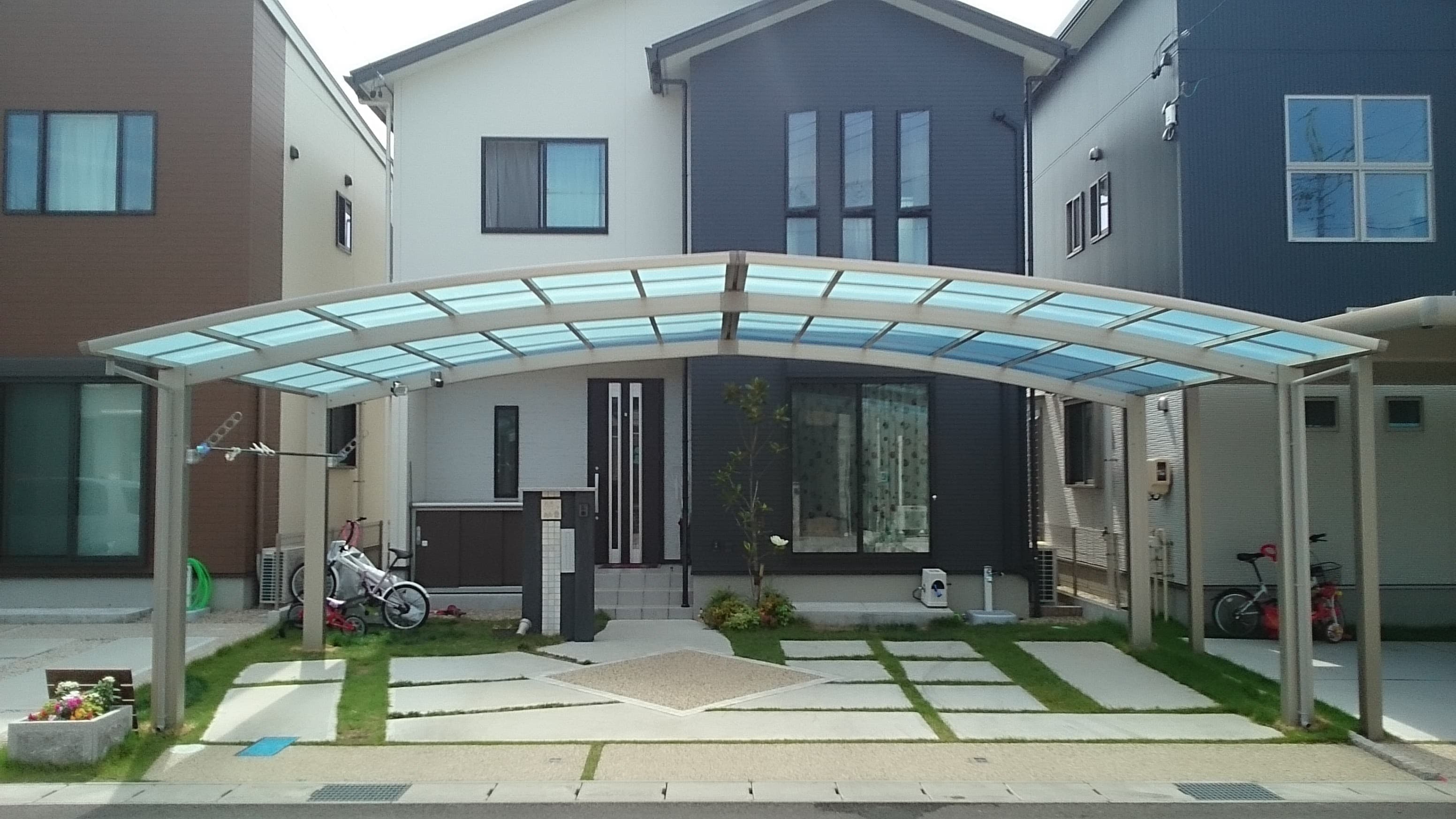 2台用カーポート新設工事 | 名古屋市名東区のエクステリア工事ならイズ美
