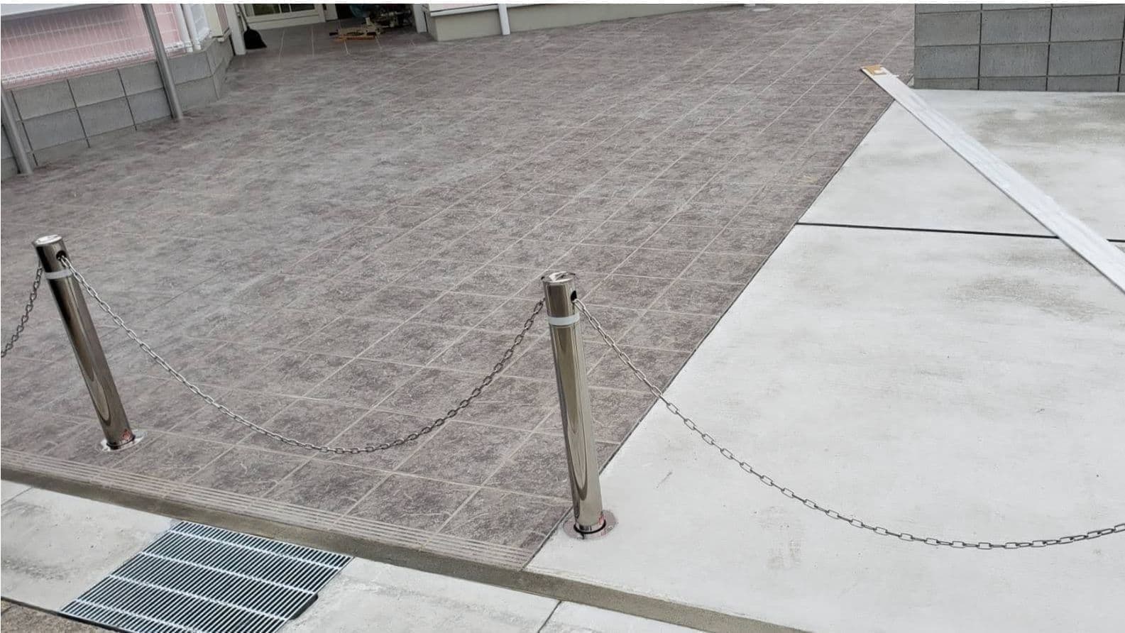 駐車場ポール設置 名古屋市名東区 | 名古屋市名東区でエクステリア工事ならイズ美