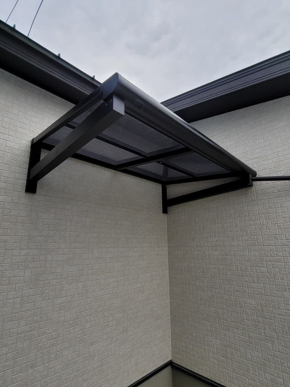庇屋根設置 | 名古屋市名東区のエクステリア工事ならイズ美