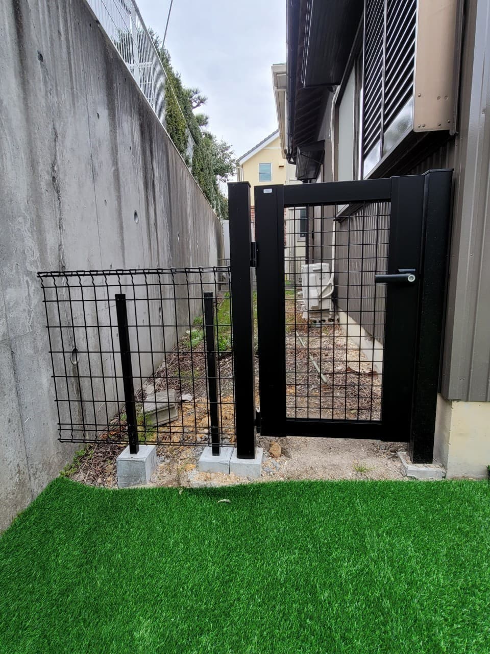 門扉・メッシュフェンス設置 | 名古屋市名東区のエクステリア工事ならイズ美